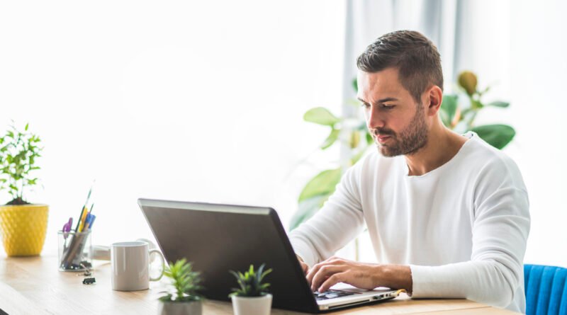 freelancer working laptop